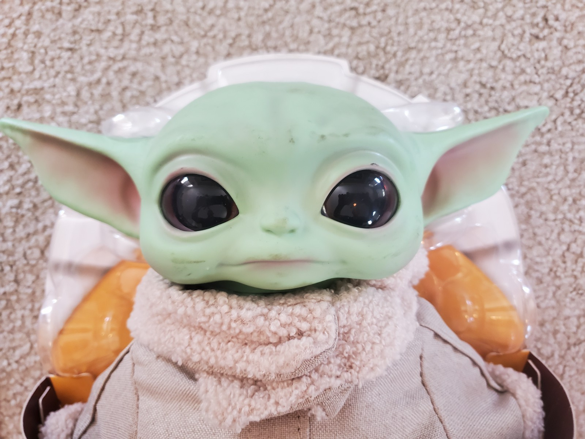 Star Wars The Mandalorian The Child Baby Yoda Grogu 11-Inch Plush