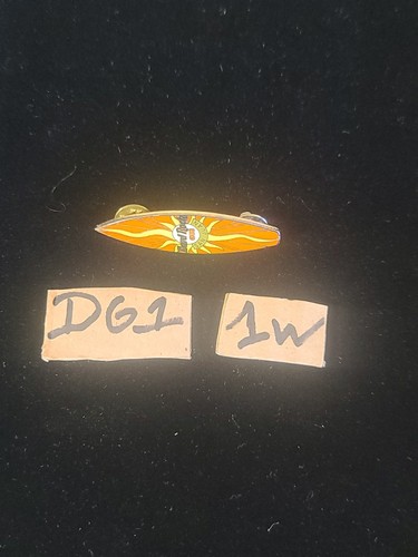 Hard Rock Cafe Pin *San Juan* Surfboard Series W/ Yellow Sunburst Collectable - Picture 4 of 4