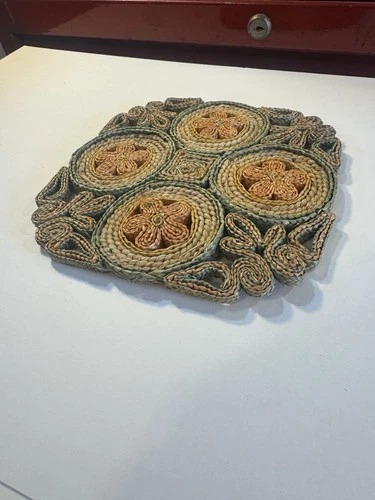 Vintage 1970s Woven Straw Trivet Floral Hot Plate Boho Farmhouse Kitchen Decor image 2