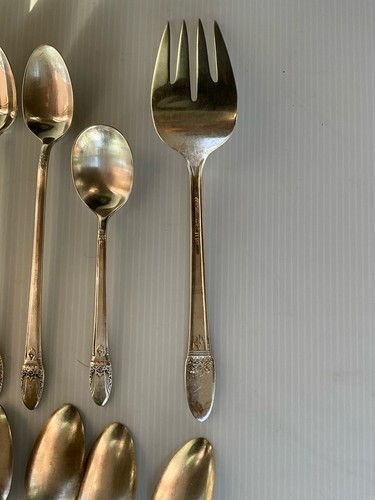 1847 Rogers Bros. FIRST LOVE 28 Piece Silver Plate Flatware + Serving Fork - Picture 16 of 16