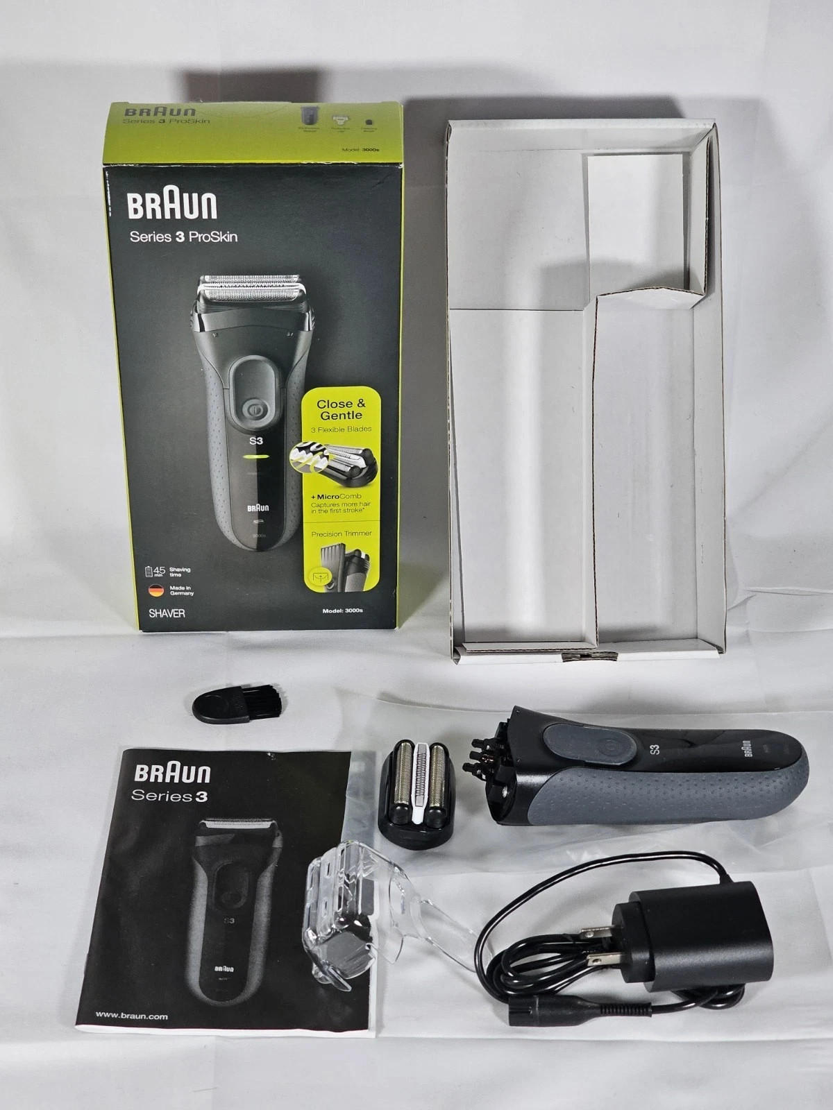 Braun Electric Foil Shaver, Cordless Razor Series 3 3000s, 100% Waterproof Black