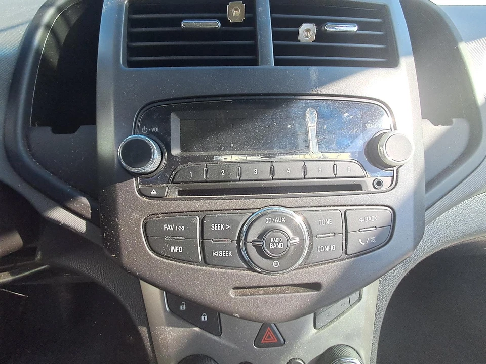 Used Seat Rear fits: 2012 Chevrolet Sonic  Grade A Foto 4 de 4