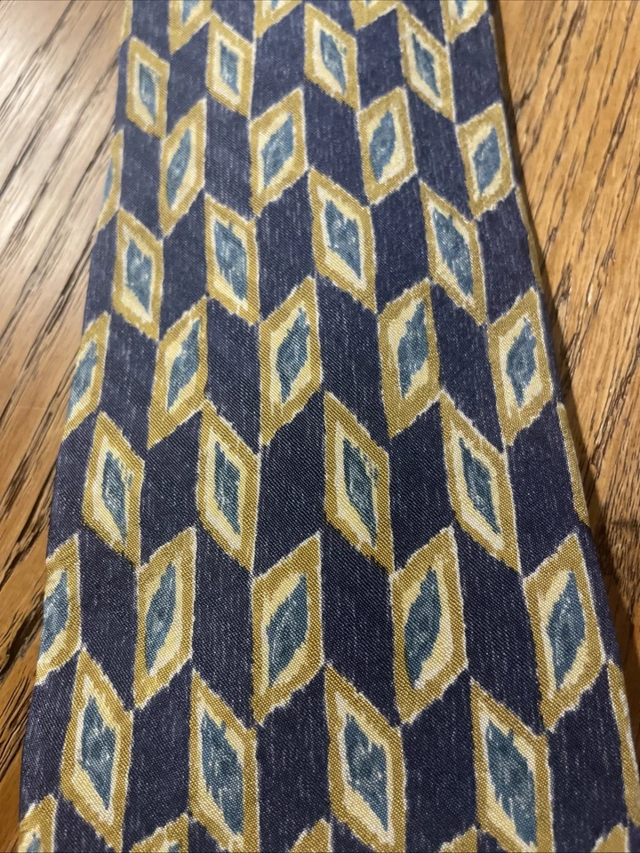 Corbata geométrica de seda Krizia Uomo usada en excelente estado de colección hecha en Italia Foto 3 de 4