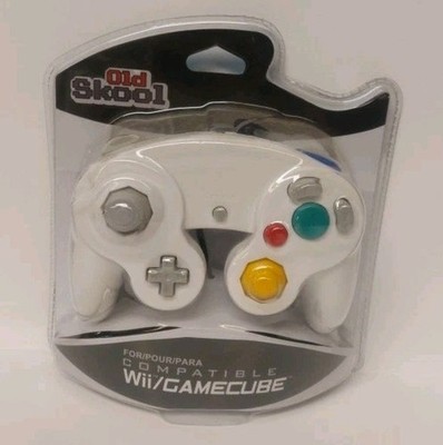 Old Skool Dual Analog Controller for Nintendo Game Cube & Wii - White  RETRO