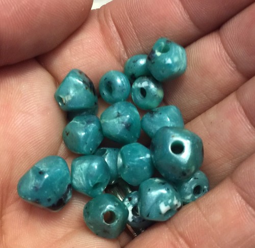 Vintage Lagoon Blue Green Matrix Look Lucite Pebble & Rondell MixBead Lot - 第 4/4 張圖片