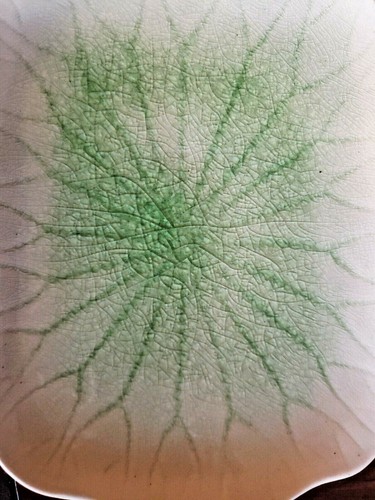 Asian Vietnam Plate Bat Trang Vietnamese Plate Green Cream 10" x 8" - Picture 9 of 9