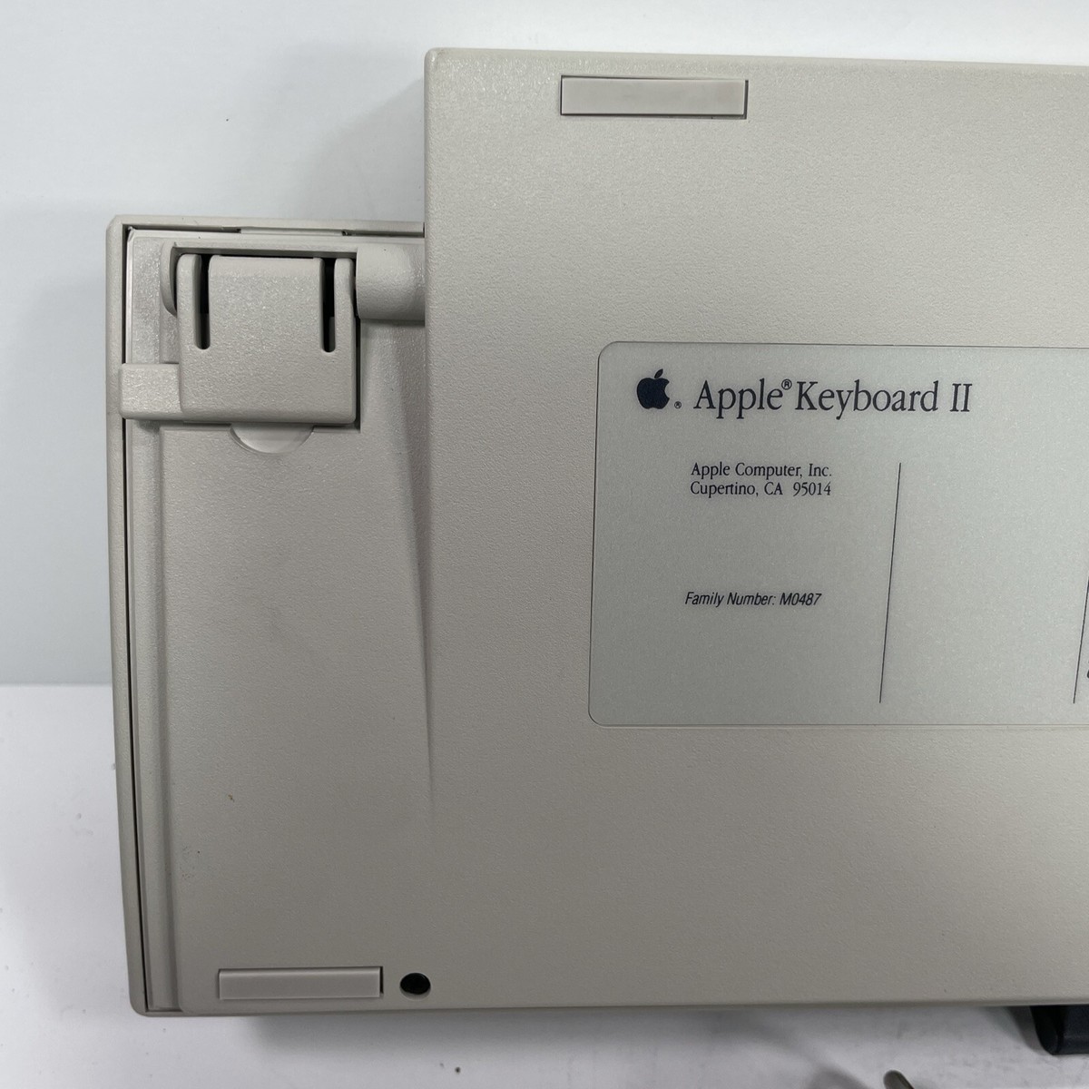 Apple Keyboard II M0487 & Desktop Bus Mouse A9M0331 W