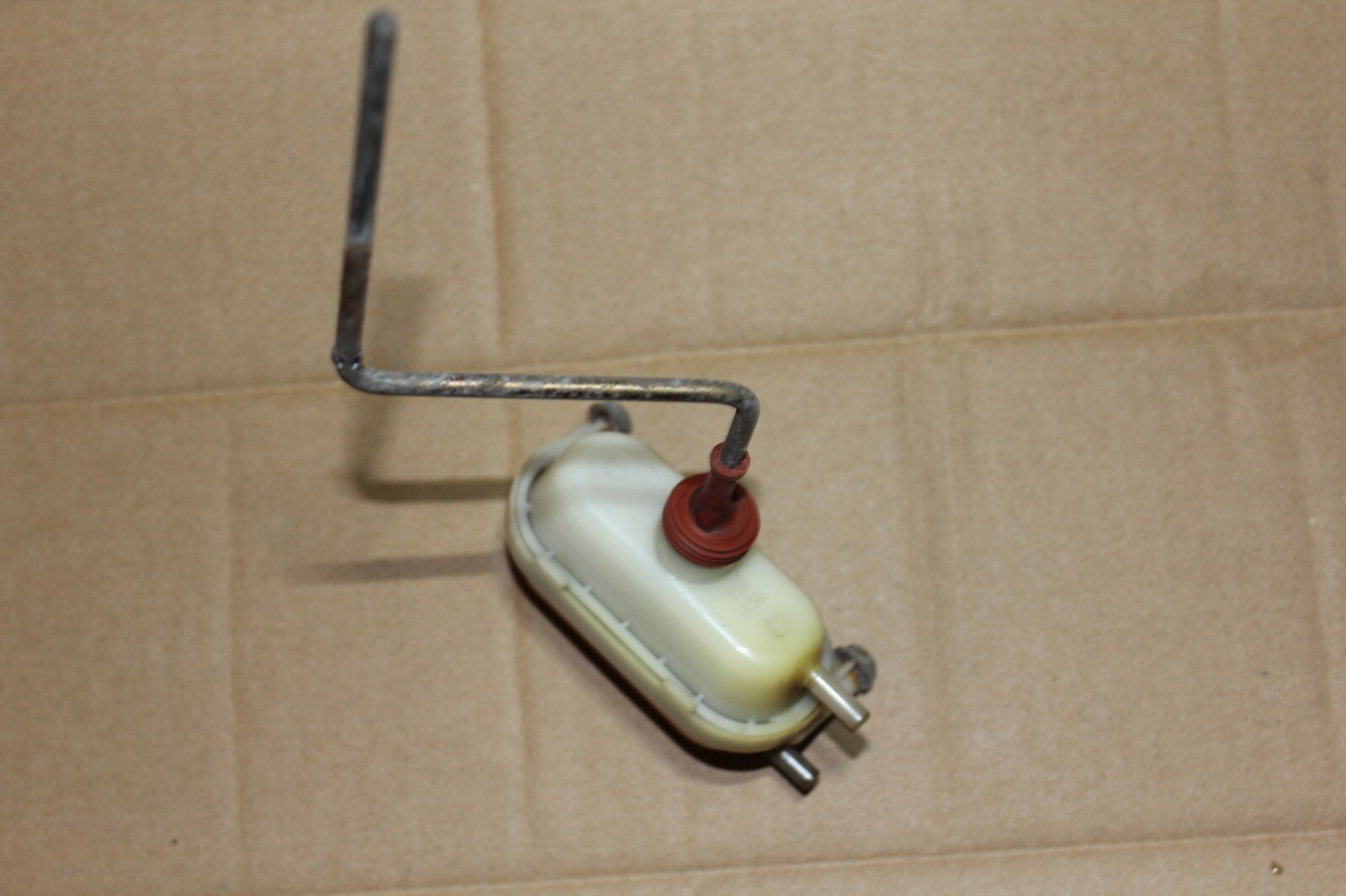 GENUINE MERCEDESBENZ MB W123 FUEL FILLER FLAP VACUUM ACTUATOR CENTRAL