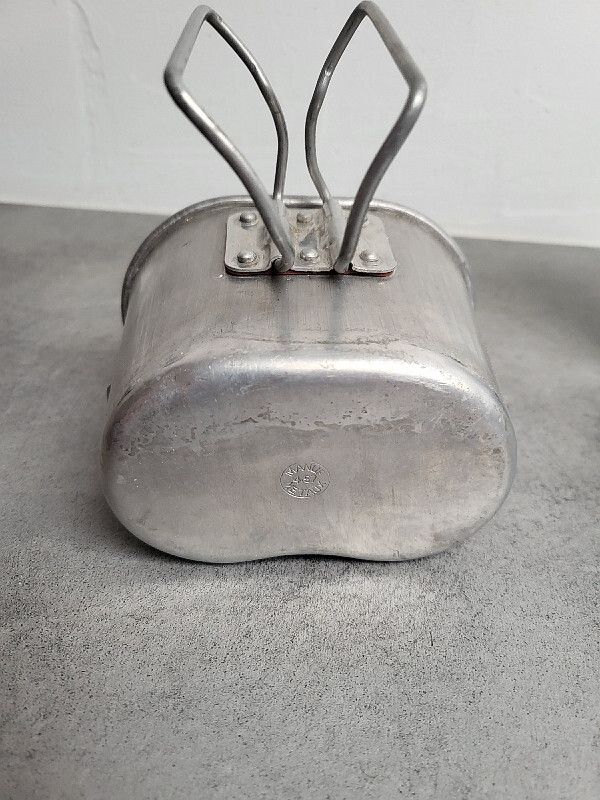 Ancienne Gourde Armée Aluminium Et Housse Toile Kaki – Militaria Collection
