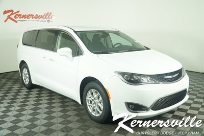 2020 Chrysler Pacifica TOURING New 2020 Chrysler Pacifica TOURING FWD Minivan/Van 31Dodge KCDJR Stk # 201818