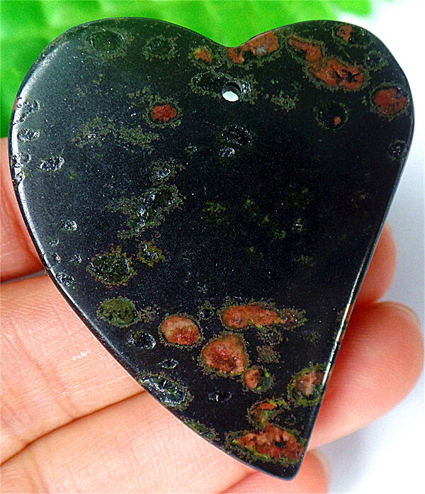 44x38x7mm Natural Black Plum Blossom Jasper Heart Pendant