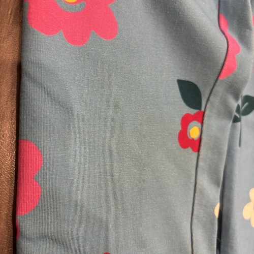 Hanna Andersson Flower Print Capri Leggings 6/7 - Picture 3 of 6