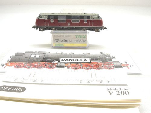 Minitrix 12532 Diesellok BR 220 007-9 der DB geprüft, Lichtwechsel sehr gut OVP | Condition: Gebraucht
