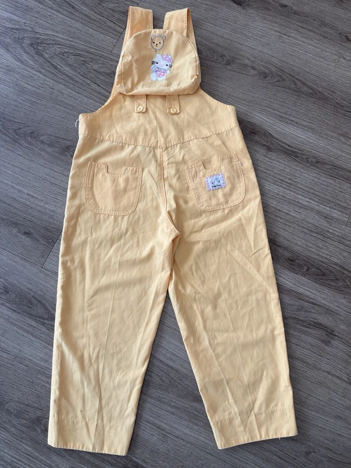 Jersey Hello Kitty de Colección Hecho a Mano con Mochila Unida a Correas  Foto 4 de 4