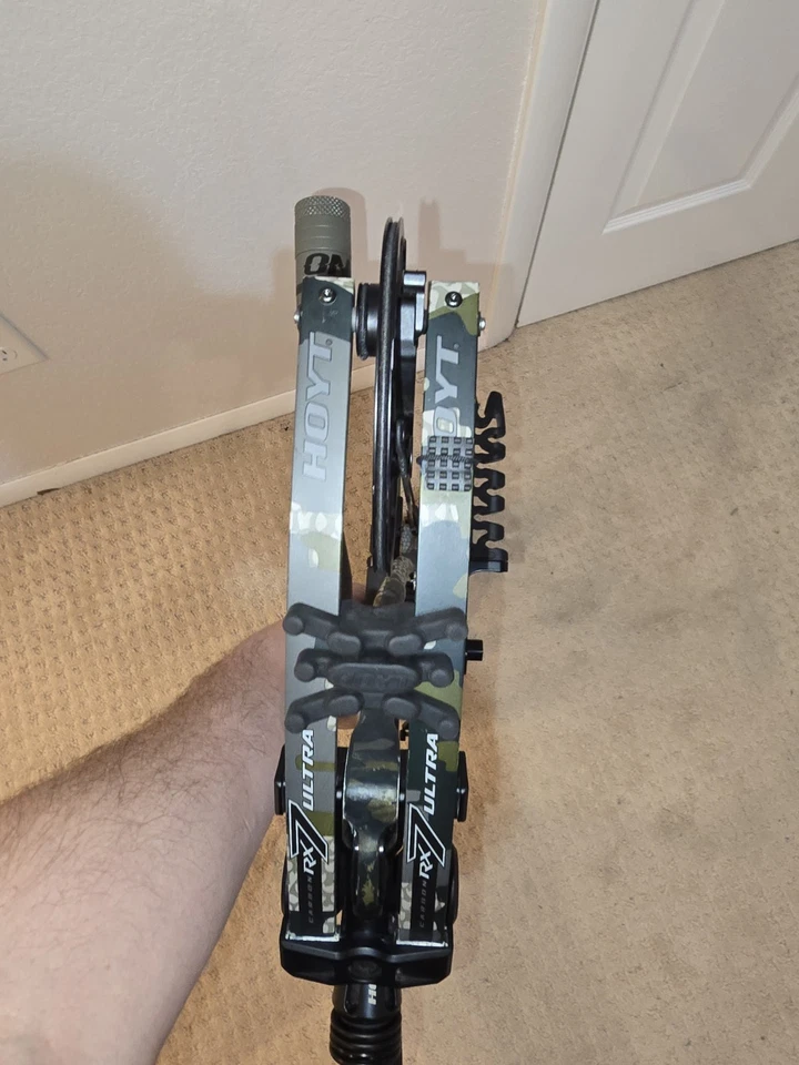 Hoyt Carbon RX-7 Ultra - 70 lb diestro Kuiu color verde con todos los accesorios Foto 3 de 4