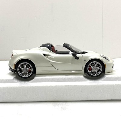 AUTOart 70141 1/18 Alfa Romeo 4C Spider Metallic White | eBay