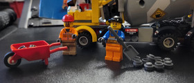 Lego 60018 City Cement Mixer. 100% Complete, with manual. No box.
