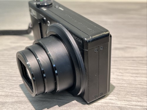 Ricoh CX5 10 MP Digital - 10.7 optical zoom 16GB SD Card & extras - NEAR MINT - Picture 5 of 20
