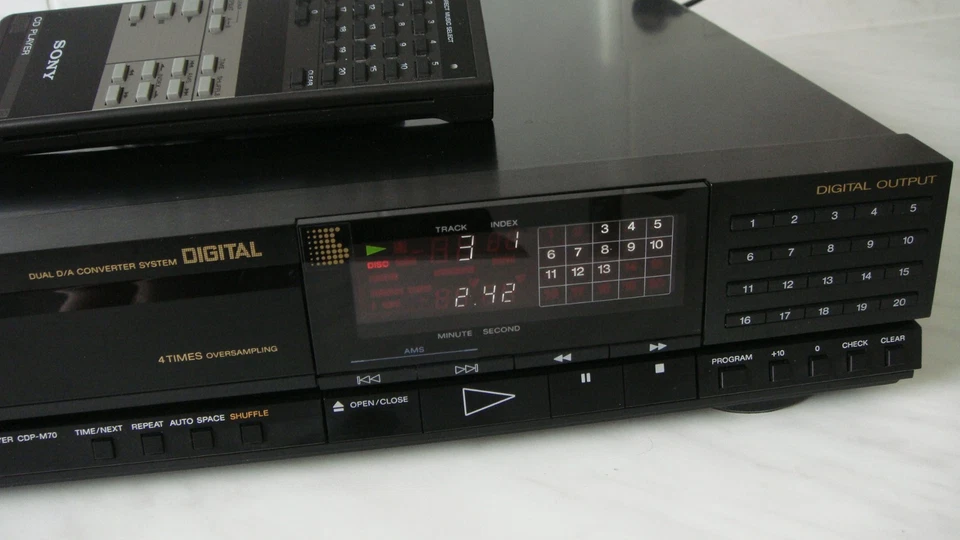 Sony CDP-M70 CD Player mit FB - selten - fachmännisch restauriert - Top Zustand