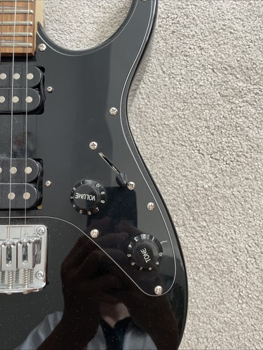 Ibanez Gio Mikro Electric Guitar Glossy Black - Picture 3 of 10