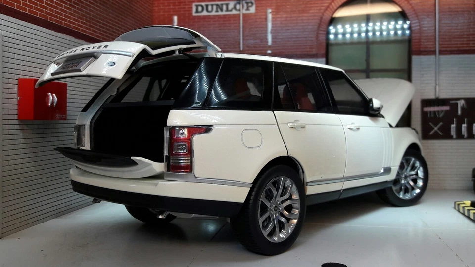 1:18 Range Rover L405 TDV8 4.4 V8 White Vogue Detailed Diecast Model Welly GT - Image 2 of 4