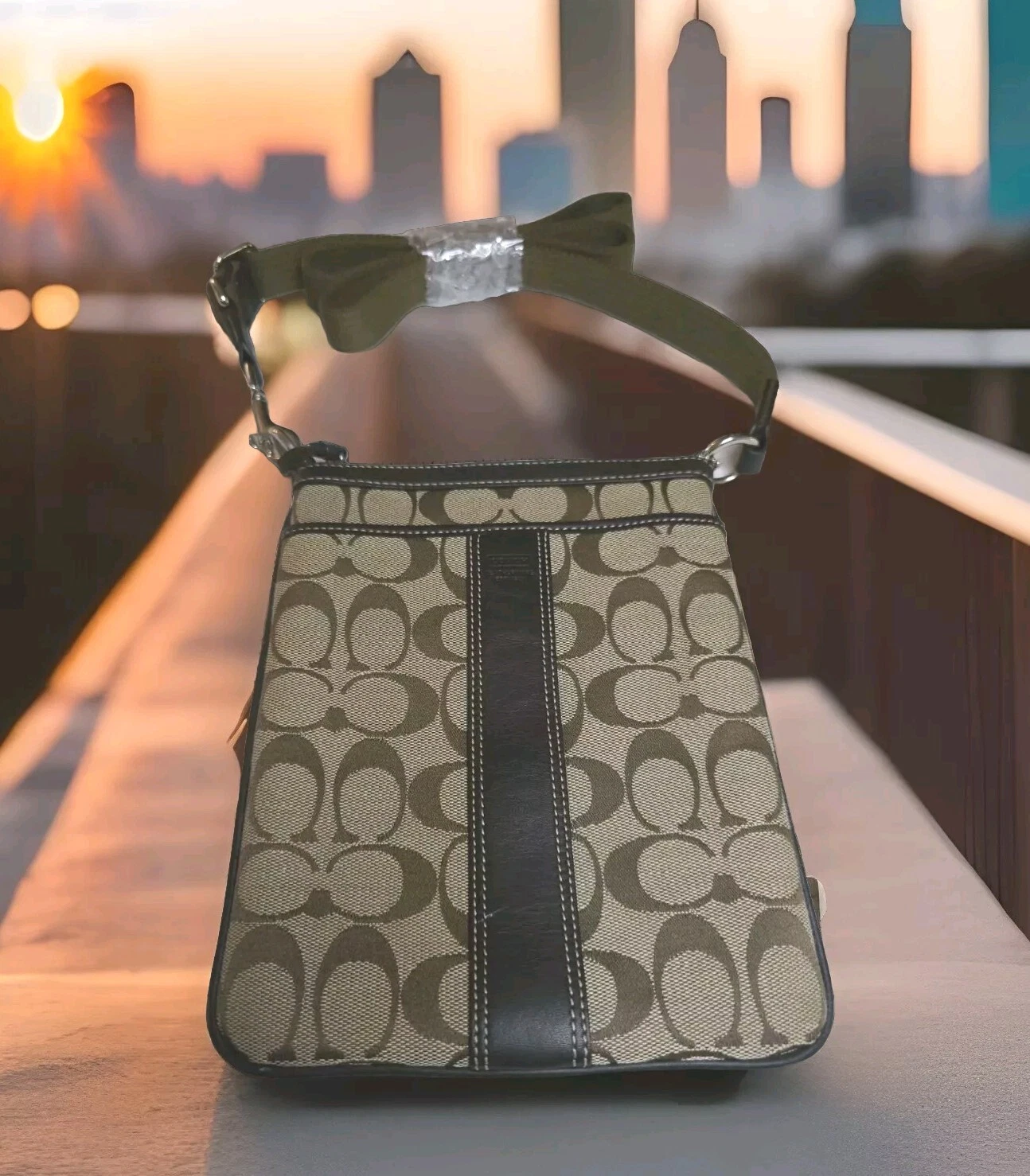 Borsa a tracolla firma coach 9"" x 7"" tasca esterna con cerniera superiore nuova!