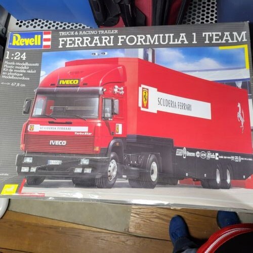 Maqueta Revell Ferrari F1 2000 – Tienda de Maquetas Maqueteros