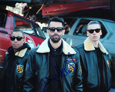 GFA Bizzey Leo DJ House * YELLOW CLAW * Signiertes 8x10 Foto AD2 COA
