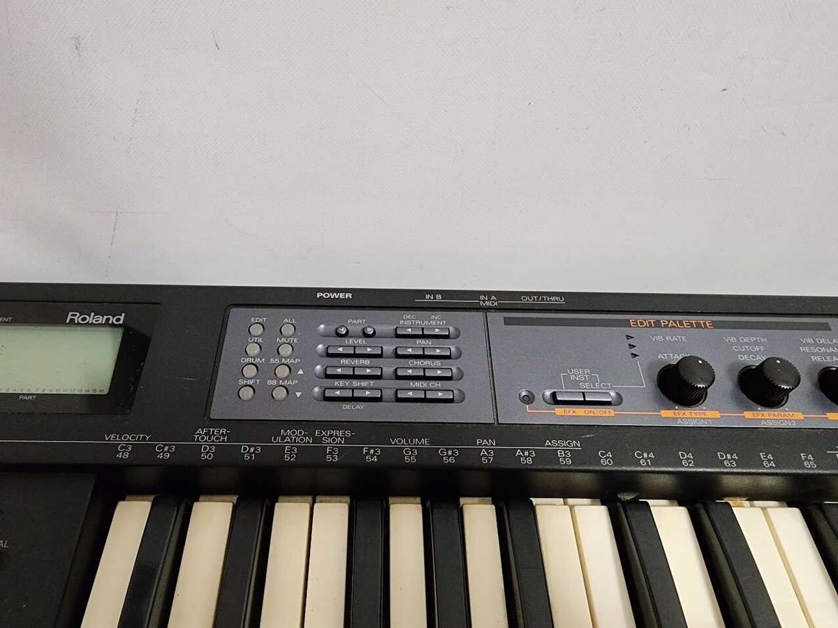 Roland SK-88 PRO Keyboard Synthesizer Black keyboard Music