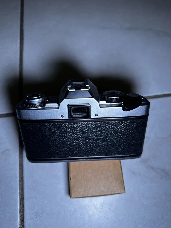 Minolta XG-A CON LENTE ZOOM, LENTE PRIME Y MÁSCARA PANORÁMICA SELLOS DE LUZ NUEVOS Foto 3 de 4