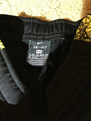 Nike Therma-Fit Fleece Lined Athletic Boys Sweat Pants BlackVolt 86B226-023 - Picture 4 of 4