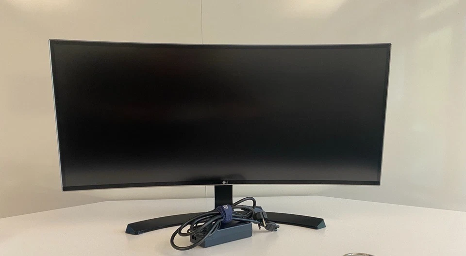 LG 34UC88 Curved UltraWide Monitor – WQHD, IPS, 21:9, 75Hz – top Zustand!