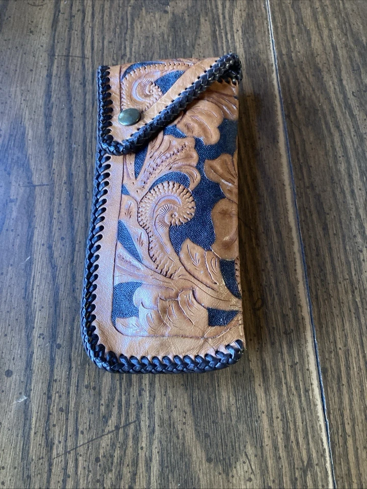 Vintage Embossed Leather Floral Glass Sunglass Case Snap Closure - Image 2 of 4