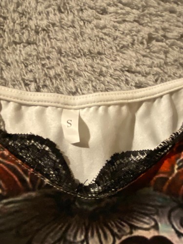 Cami Teschio No Marca Taglia Large Con Abbellimenti Oro Su Cinturini - Foto 5 di 5