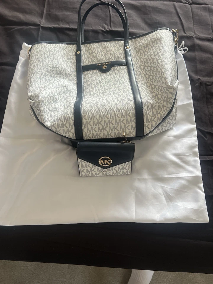 Michael Kors Women's Large Tote Bag & Purse - Image 2 of 4