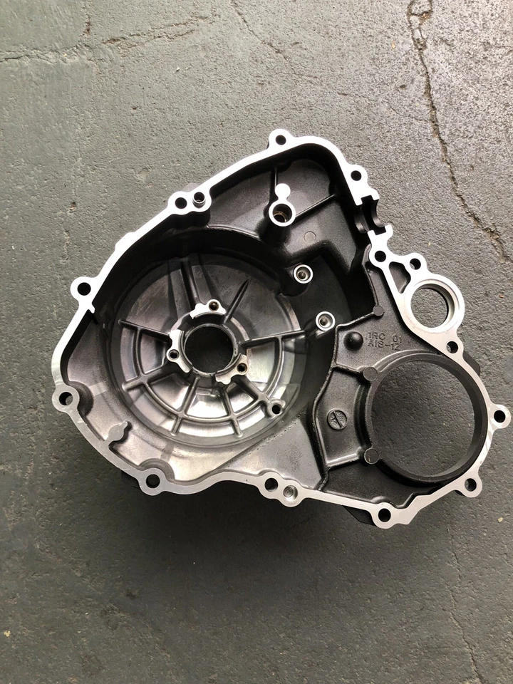 Cubierta del motor Yamaha XSR900 2016-2019 cárter (OEM) 1RC-15411-01-00 Foto 2 de 2