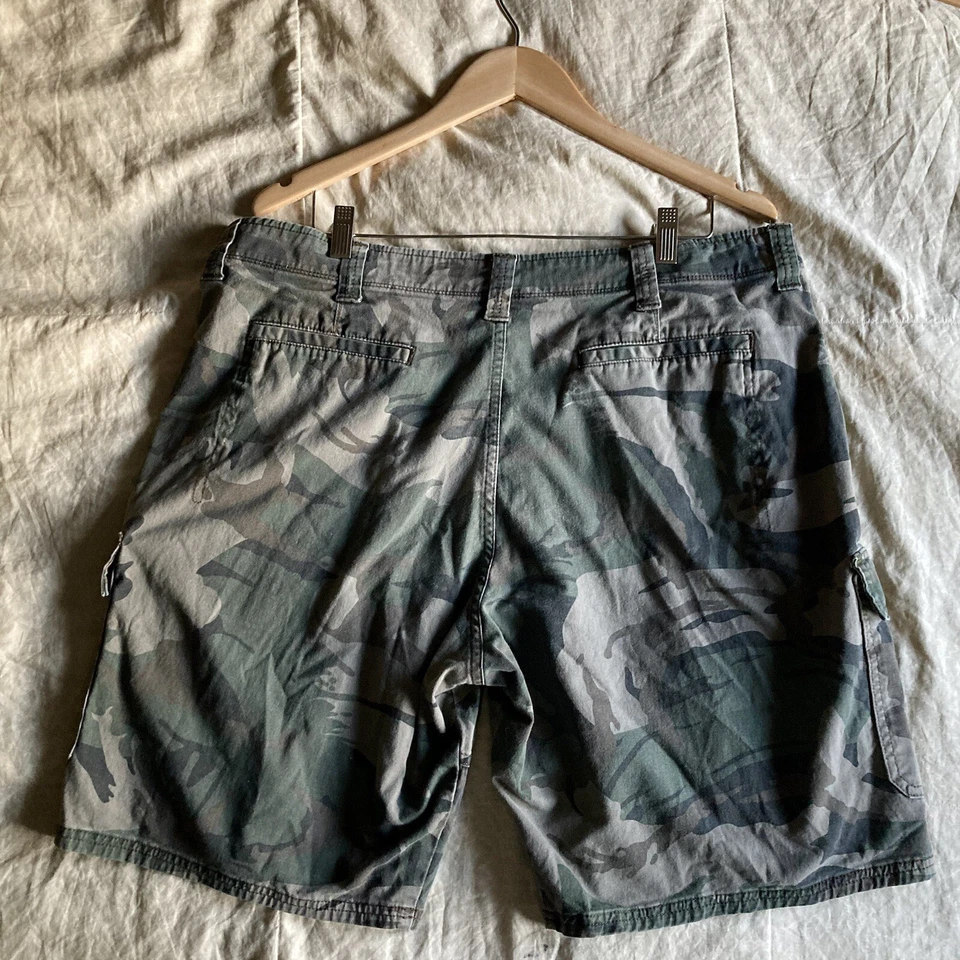 Pantalones Cortos Wrangler Calce Relajado Camuflaje Bolsillo Carga Para Hombre 36 Foto 3 de 4