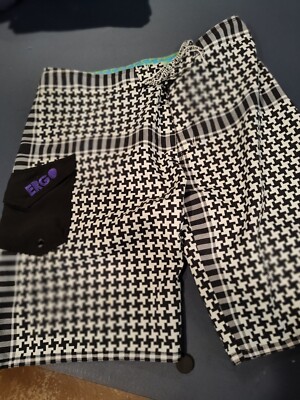 Ergo Shorts Black White Size 32
