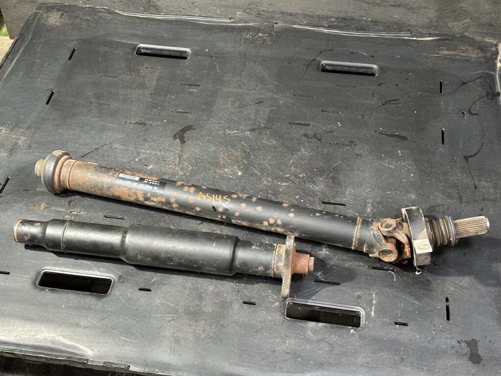 2011-2013 BMW E82 E88 135i N55 MT Manual Driveshaft Drive Shaft