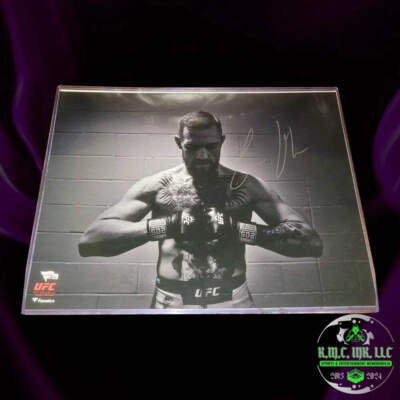*UFC CONOR MCGREGOR THE NOTORIOUS ONE SIGNED AUTOGRAPHED 16X20 BLACK & GRAY PHOT