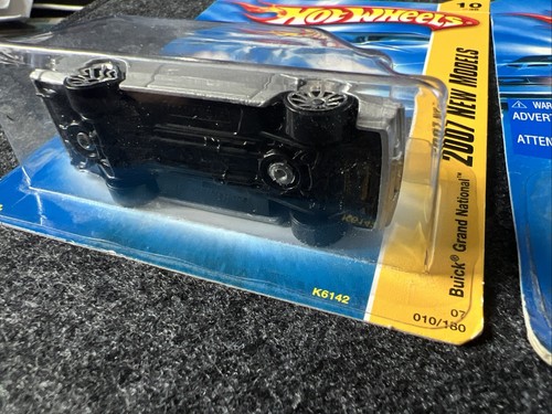 Hot Wheels Buick Grand National -Lot of 2 - 2007 New Models - Silver - Argentina - Picture 11 of 24