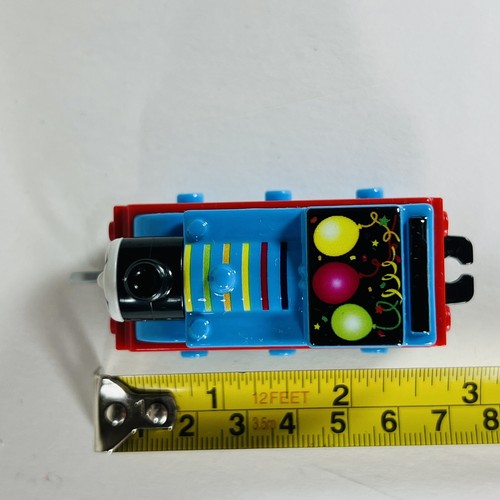 Thomas the Train Birthday Push Pull Along Diecast Plastic Trackmaster 2018 - Picture 11 of 11