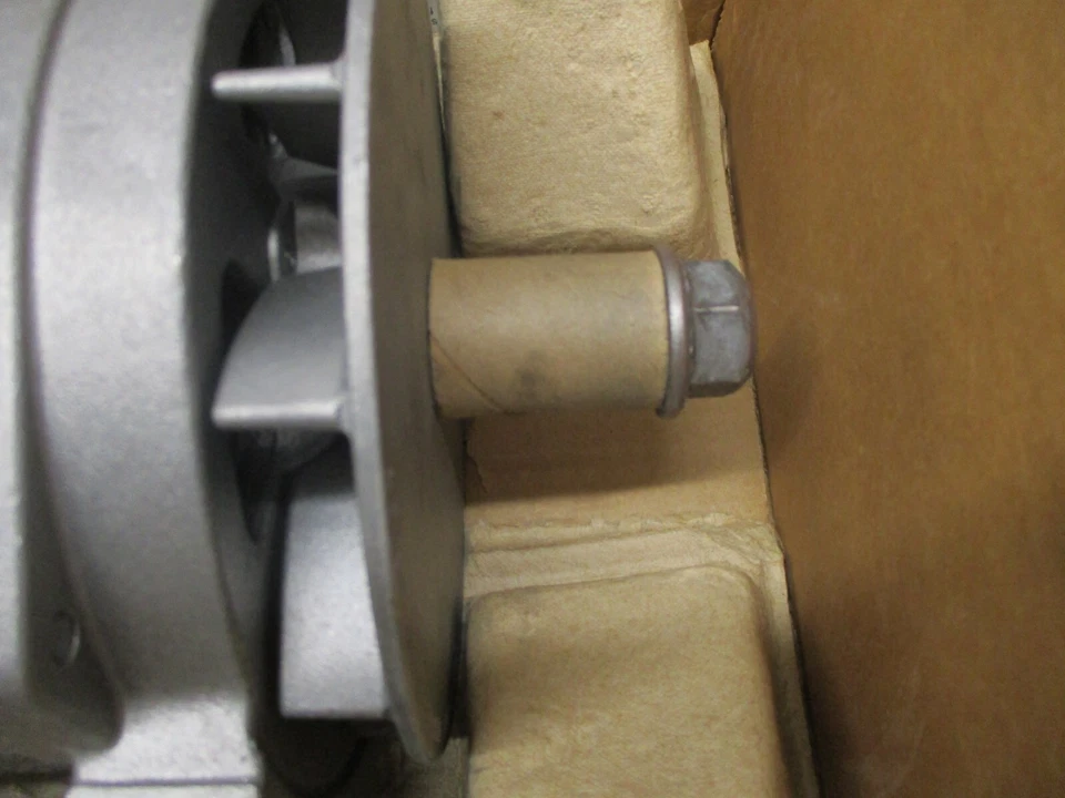 NUEVO ALTERNADOR 12 VOLTIOS 160 AMP PARA CAMIONETA CHEVROLET T6500 T7500 1998 10459596 Foto 2 de 4