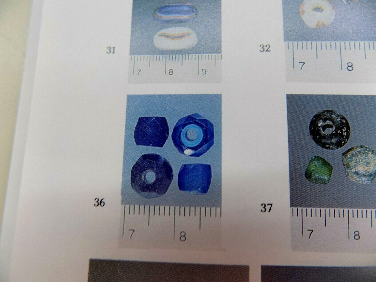 人文 Beads: Their Use by Upper Great Lakes In Beads: Their Use By Upper Great Lakes Indians by Richard E
