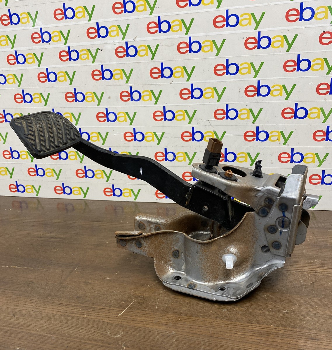2009-2014 Nissan Murano Brake Stop Pedal Assembly W/Bracket