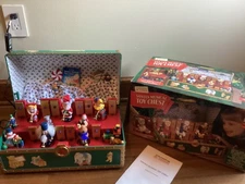 Mr Christmas Santa's Musical Toy Chest Tested Plays 35 Carols 1994