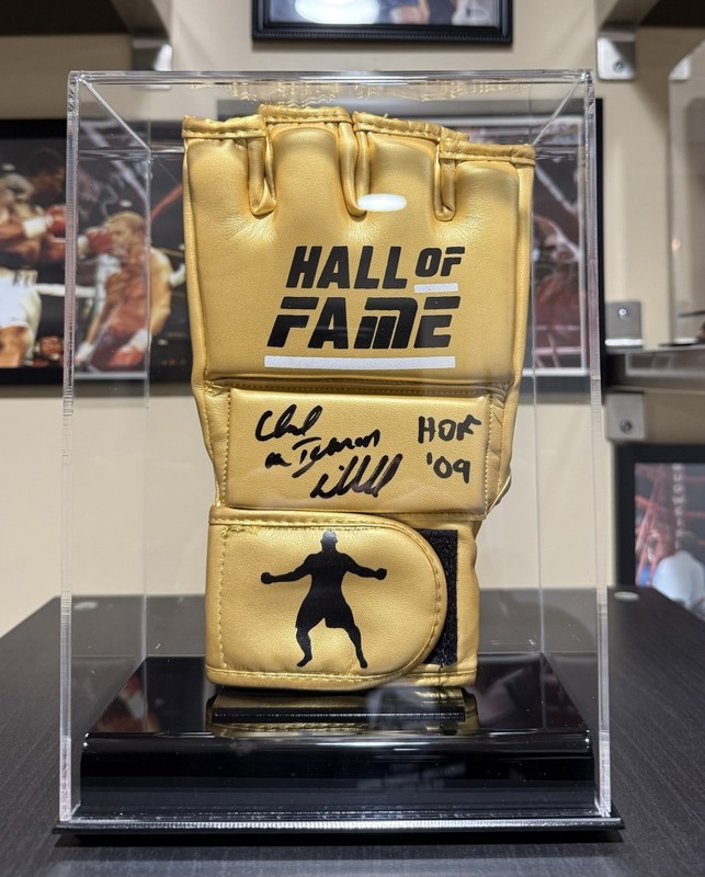 Chuck The Iceman Liddell Signed Hall Of Fame Gold Glove PSA/DNA In Display Case