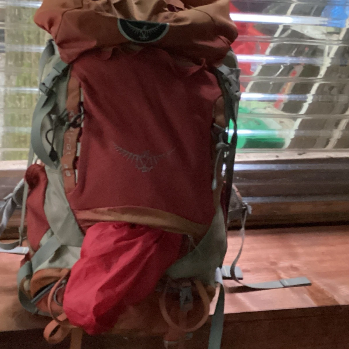 osprey 40 liters backpack Farpoint 40-Liter Travel Carry-On Backpack (Men)