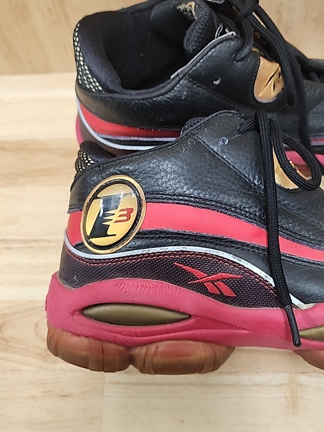 Reebok The Answer DMX 10 Men Size 9.5 J02565 Black Red Gold Training Shoes