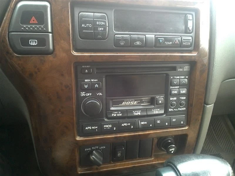 Passenger Rear Door Vent Glass Thru 11/98 Fits 97-99 INFINITI QX4 250464 - Image 2 of 4